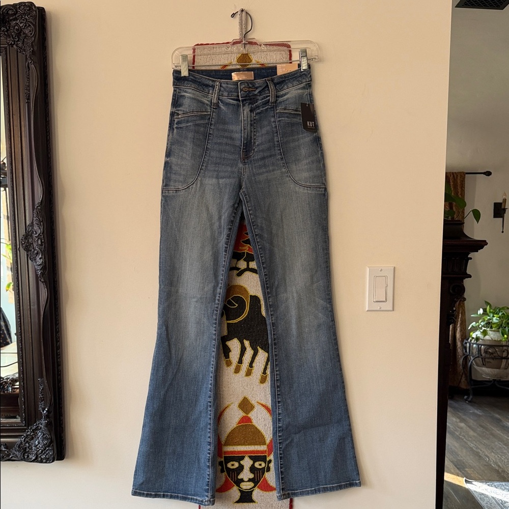NWT “KUT FROM THE KLOTH” Women’s Jeans Flare Bottom